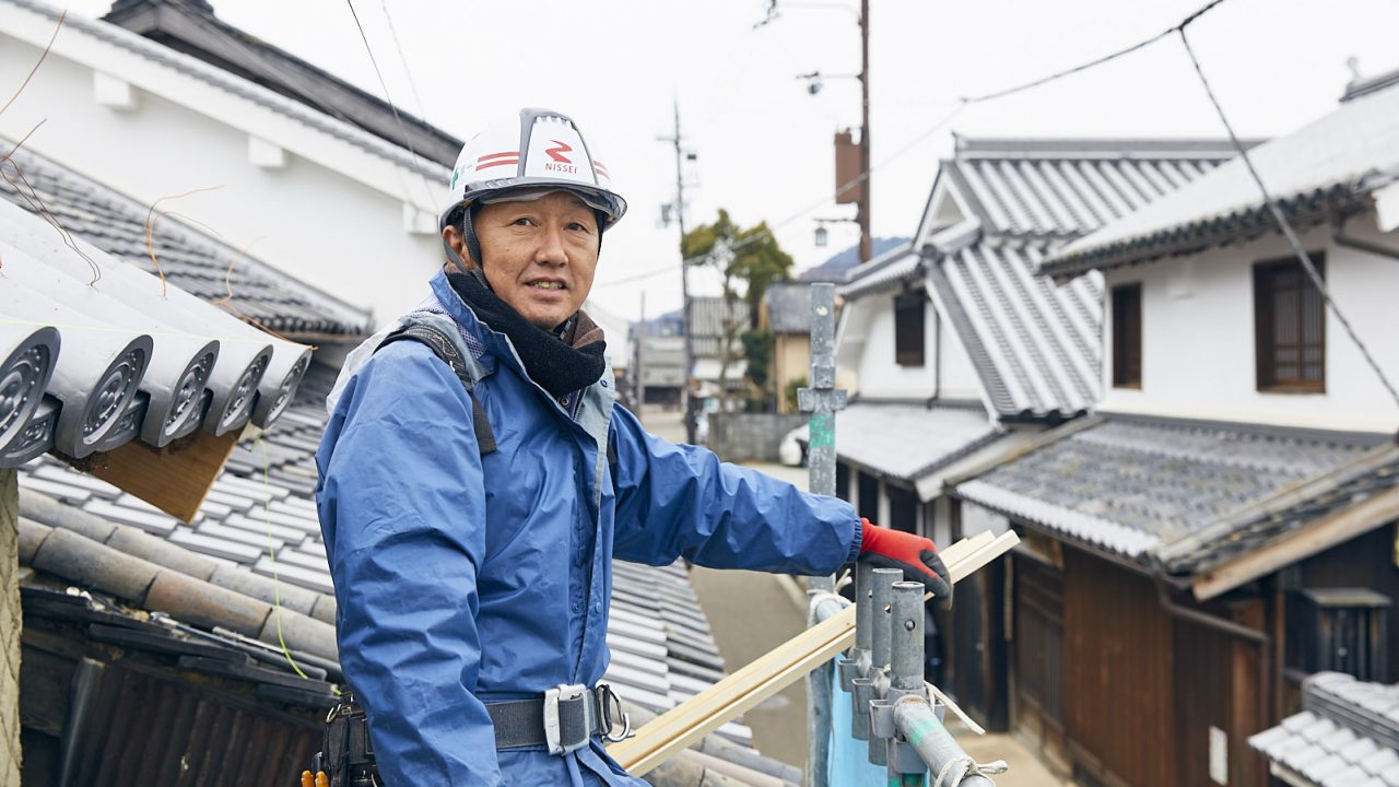 家づくりのスタッフ紹介 瓦葺職人さんインタビュー 創る家 日生ハウジング